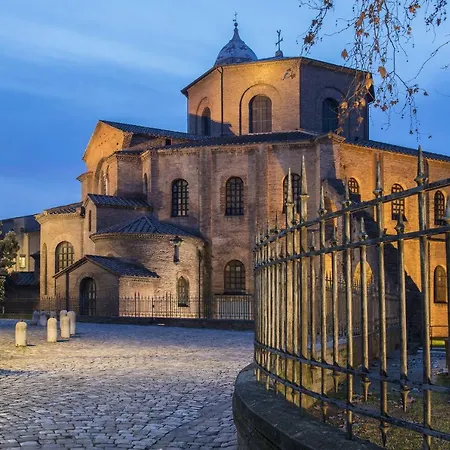 Al Civico 2 * Равенна